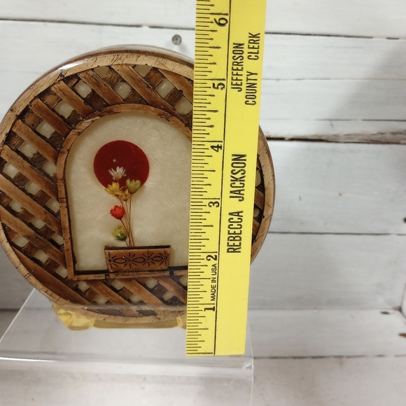 Vintage Retro MCM Lucite / Acrylic Circular Napkin Holder w/ Dry Flowers Rattan - Picture 6 of 8